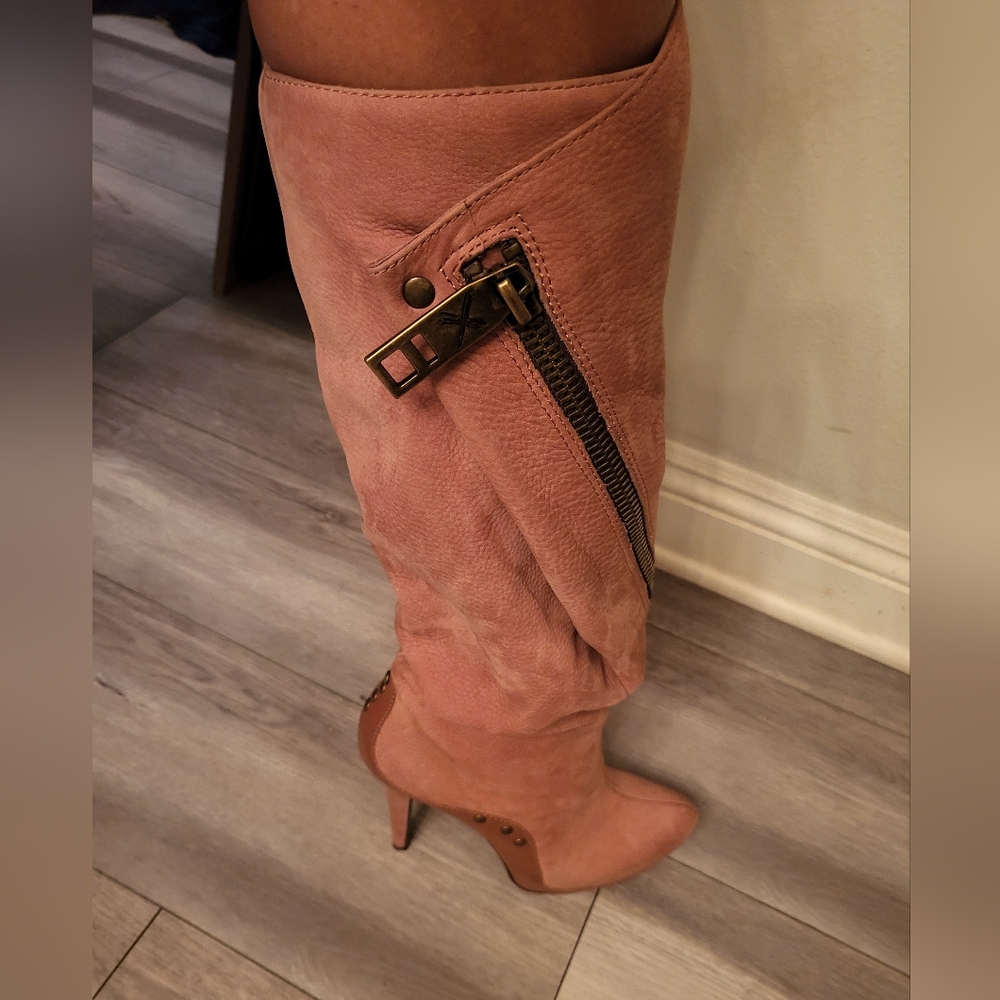 #77 Unique leather and suede boots